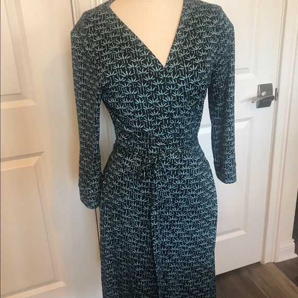 Diane Von Furstenberg Dresses & Skirts - Diane von Furstenberg wrap dress